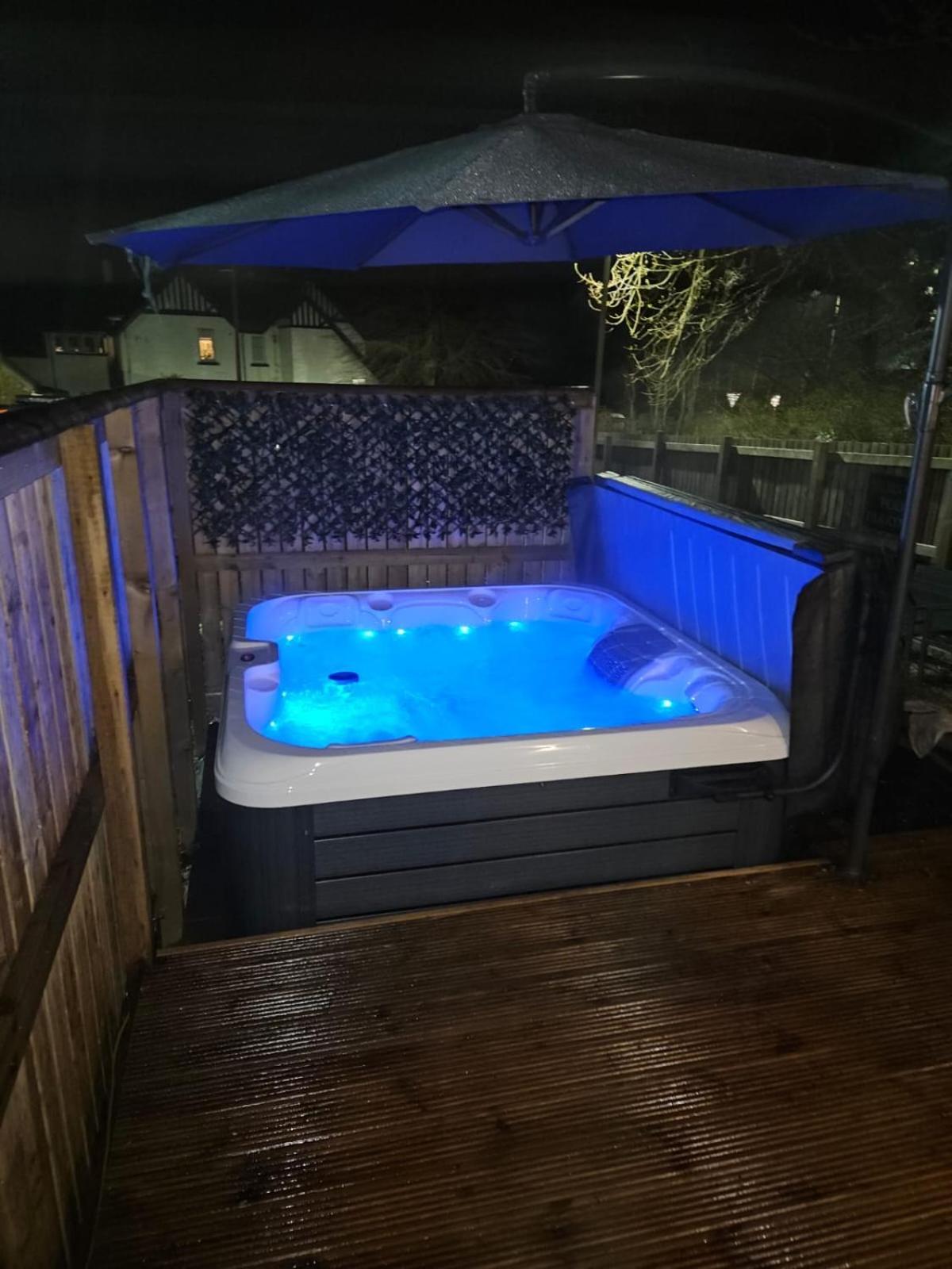 פורט ויליאם Morvan Pod & Hot Tub מראה חיצוני תמונה